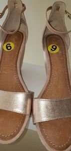 Two tone wedge sandals